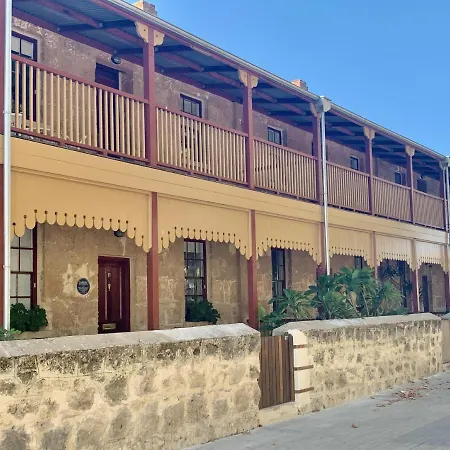 Warders Cottage: Iconic Cottage In The Heart Of Freo Fremantle Exterior photo