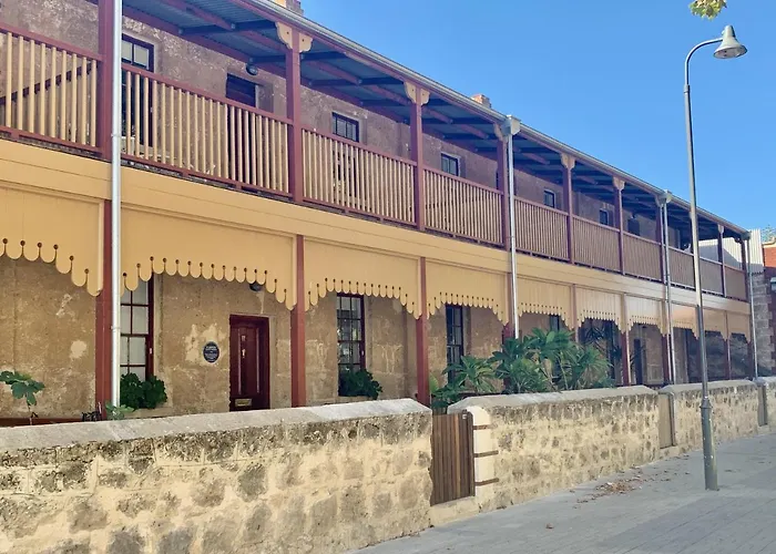 Warders Cottage: Iconic Cottage In The Heart Of Freo