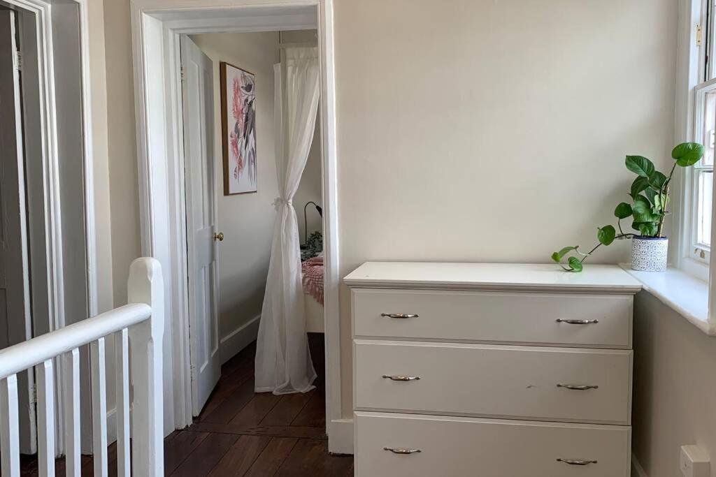 Warders Cottage: Iconic In The Heart Of Freo * Fremantle