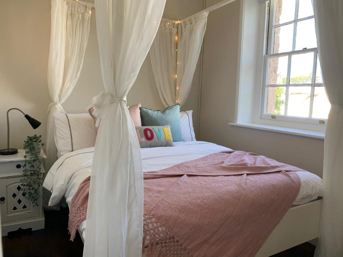 Warders Cottage: Iconic In The Heart Of Freo